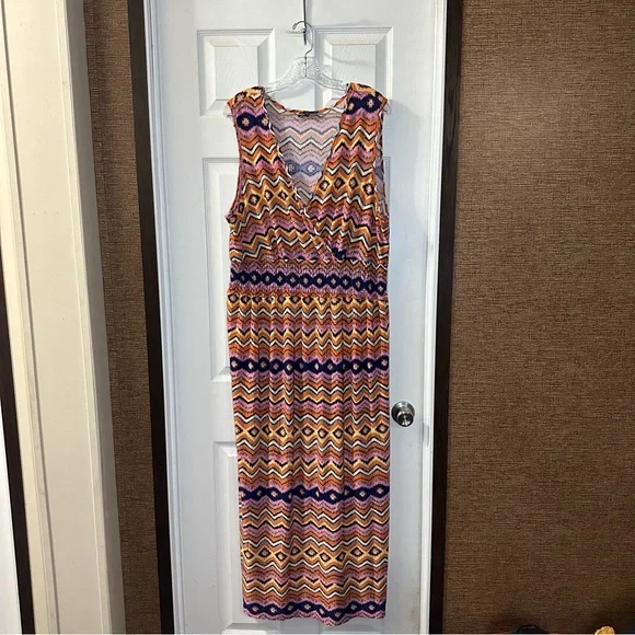 Mlle Gabrielle | Dresses | Mlle Gabrielle Multicolor Print V Neck  Sleeveless Midi Dress 3x | Poshmark